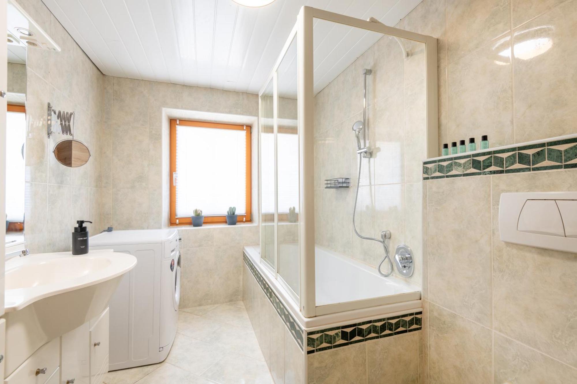 הרוואלד Apartmenthaus Achener Hof מראה חיצוני תמונה